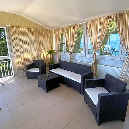 Salyna Hotel